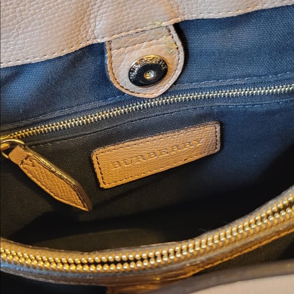 Authentic Burberry medium "The Banner" Hand Bag! In absolute perfect condition. - Picture 7 of 7